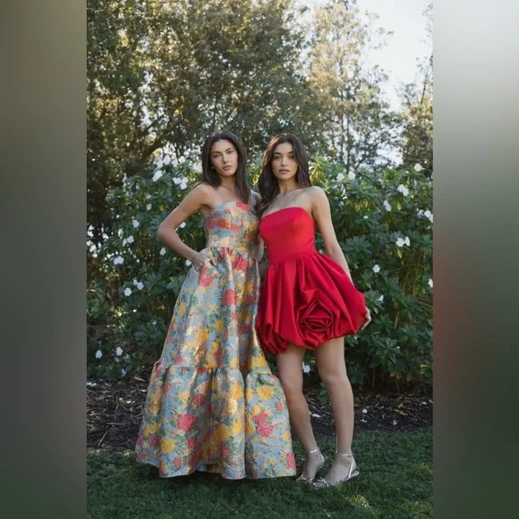 MAC DUGGAL
Red Strapless Mini Dress With Rose Ruffle Detail size 12 Holiday - Picture 3 of 6